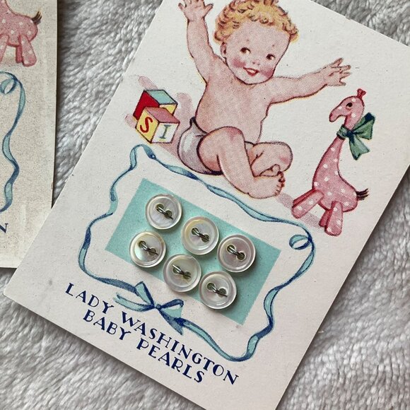New Old Stock VTG 1940's Lady Washington Baby Pearls Buttons Lot of 18 Made USA - Picture 3 of 5